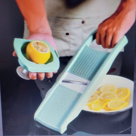 8 PIECE MULTIFUNCTIONAL VEGGIE CUTTER, SLICER, GRATER STAINLESS STEEL BLADES - Picture 5 of 5